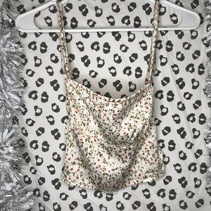 Cute backless shirt 👚